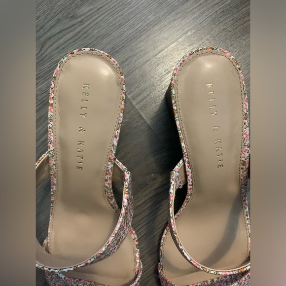 Kelly and Katie floral heels - Picture 2 of 7